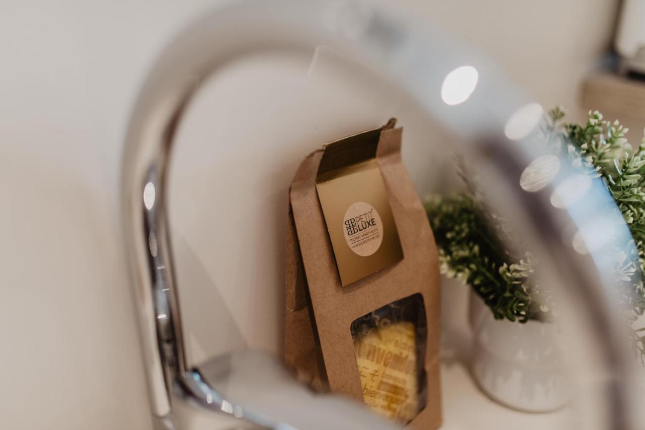 Petit Luxe Volta Apartaments Тераса Екстериор снимка